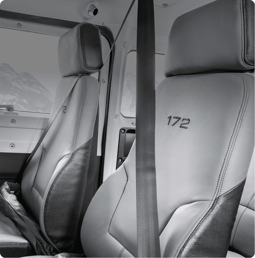 Cessna 172 SkyHawk - Image 1